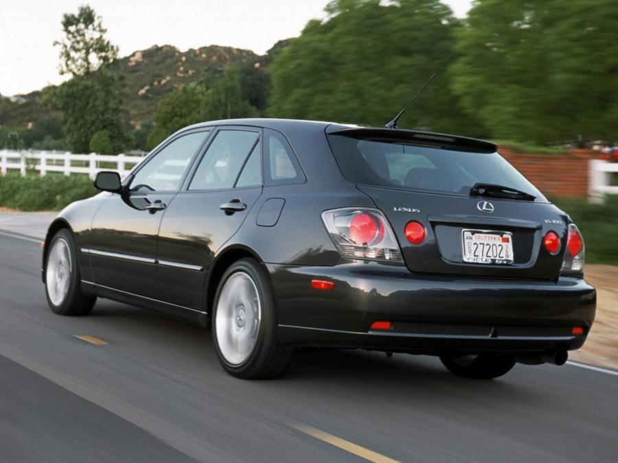  Lexus IS300 SportCross 2001 года  (фото 11 из 12)